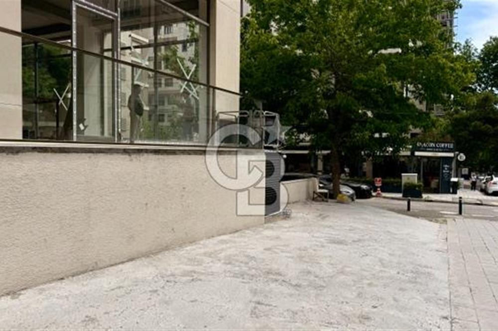 BAĞDAT CADDESİNDE ÖN KULLANIMLI KİRALIK DÜKKAN