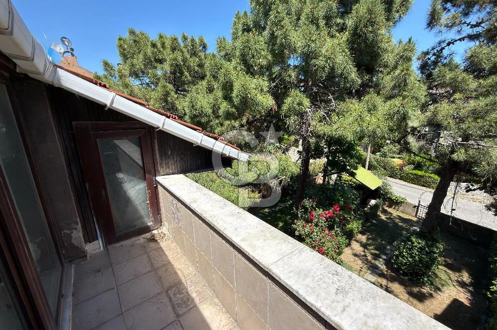 Bahçeşehir Merkezde Akasya Evleri'nde Satılık 4+2 Tripleks Villa