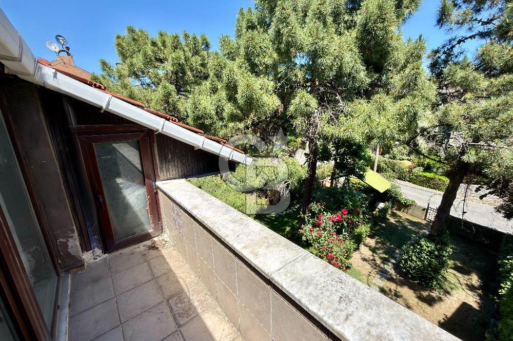 Bahçeşehir Merkezde Akasya Evleri'nde Satılık 4+2 Tripleks Villa