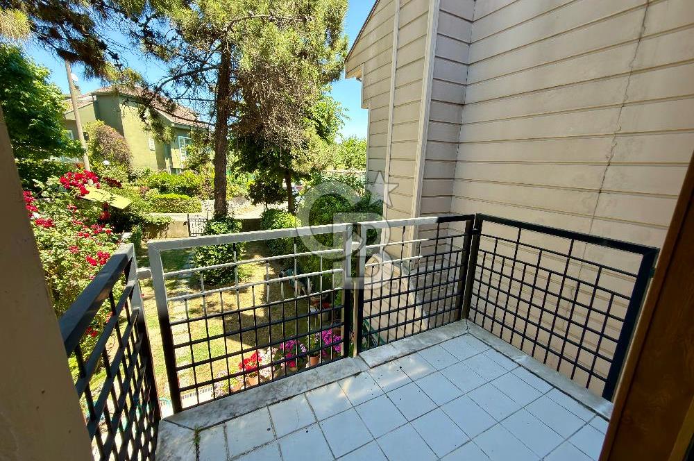Bahçeşehir Merkezde Akasya Evleri'nde Satılık 4+2 Tripleks Villa