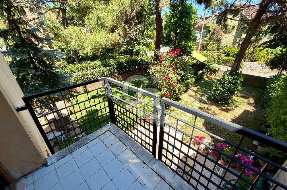 Bahçeşehir Merkezde Akasya Evleri'nde Satılık 4+2 Tripleks Villa