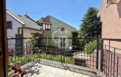 Bahçeşehir Merkezde Akasya Evleri'nde Satılık 4+2 Tripleks Villa