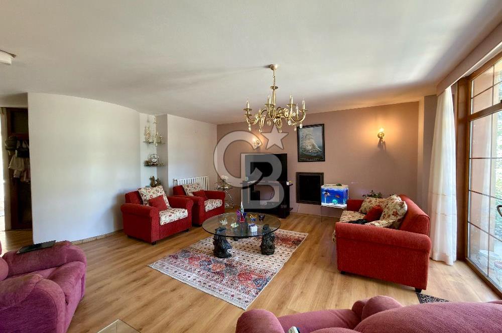 Bahçeşehir Merkezde Akasya Evleri'nde Satılık 4+2 Tripleks Villa