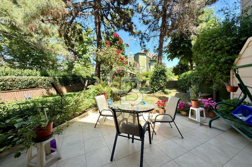 Bahçeşehir Merkezde Akasya Evleri'nde Satılık 4+2 Tripleks Villa