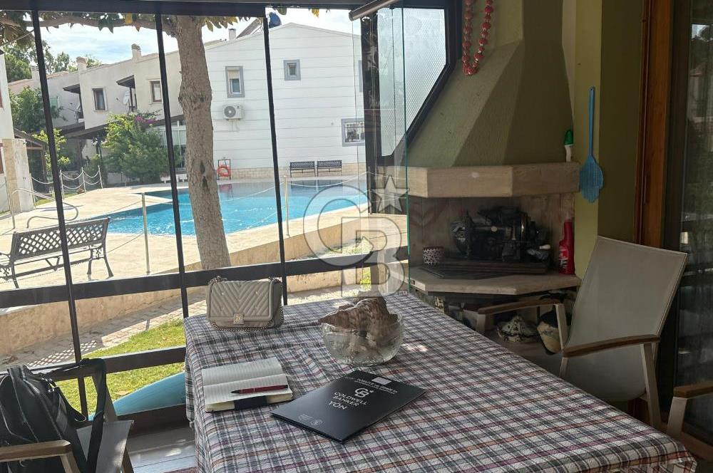 İZMİR FOÇA ERGEN SİTESİNDE MUHTEŞEM LOKASYONDA SATILIK 3+1 VİLLA
