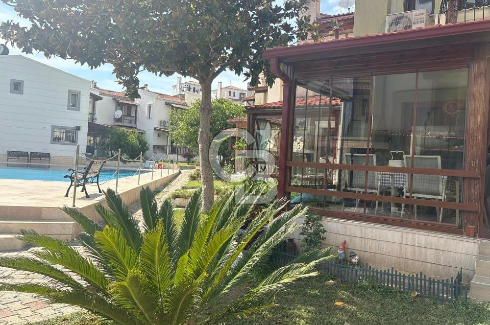 İZMİR FOÇA ERGEN SİTESİNDE MUHTEŞEM LOKASYONDA SATILIK 3+1 VİLLA