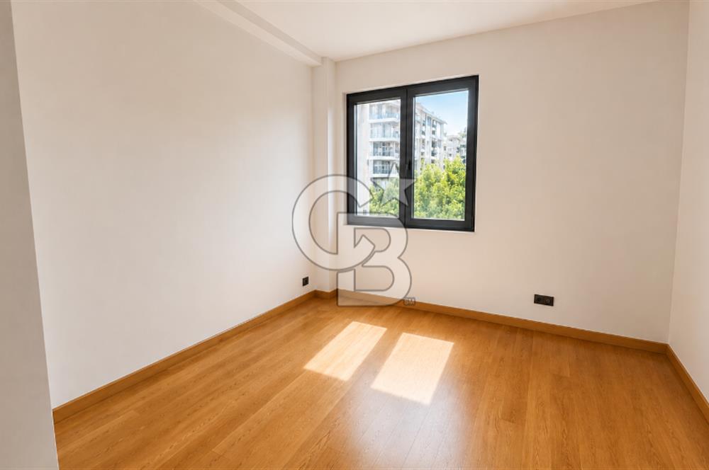 YEŞİL BAHAR SK'TA KATTA TEK BUTİK BİNADA 120M2 BALKONLU DAİRE