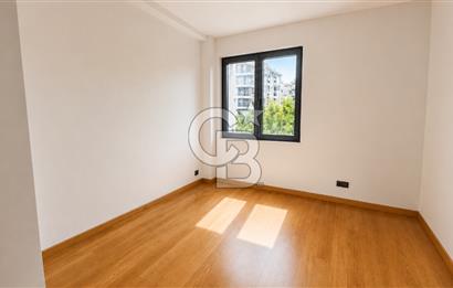 YEŞİL BAHAR SK'TA KATTA TEK BUTİK BİNADA 120M2 BALKONLU DAİRE