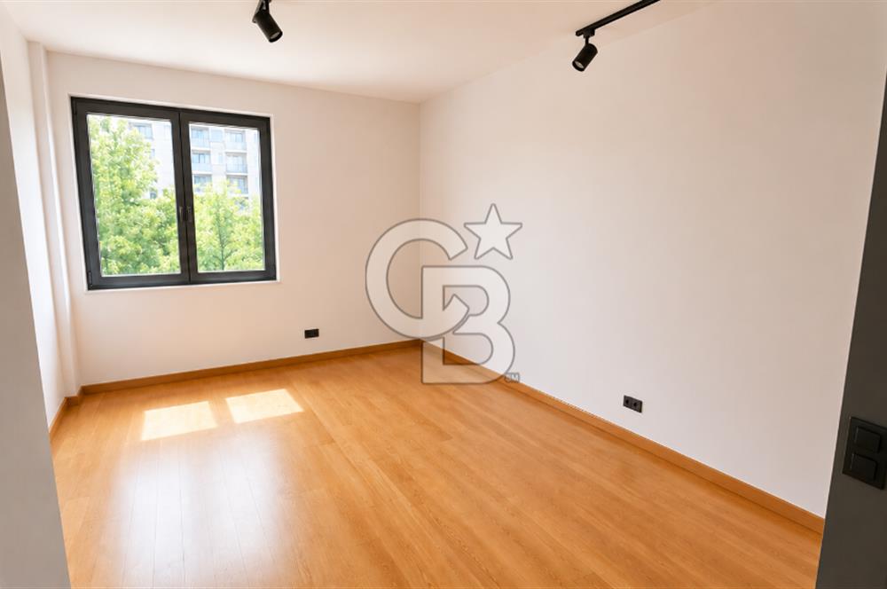 YEŞİL BAHAR SK'TA KATTA TEK BUTİK BİNADA 120M2 BALKONLU DAİRE