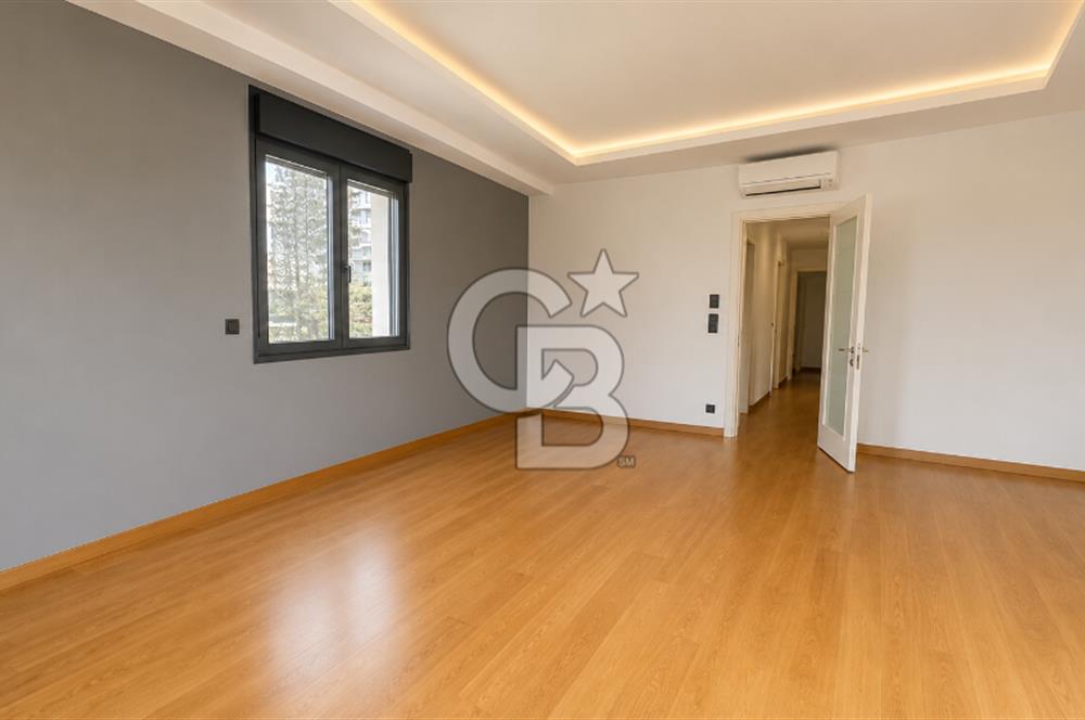 YEŞİL BAHAR SK'TA KATTA TEK BUTİK BİNADA 120M2 BALKONLU DAİRE