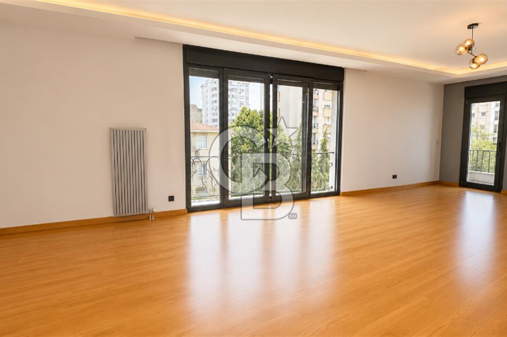 YEŞİL BAHAR SK'TA KATTA TEK BUTİK BİNADA 120M2 BALKONLU DAİRE