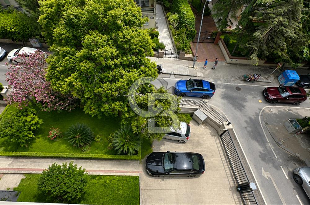 YEŞİL BAHAR SK'TA KATTA TEK BUTİK BİNADA 120M2 BALKONLU DAİRE
