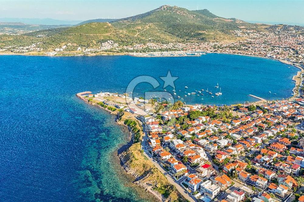 YENİFOÇA BURUNUCU'NDA DENİZ'E SIFIR EŞSİZ TAŞ VİLLA