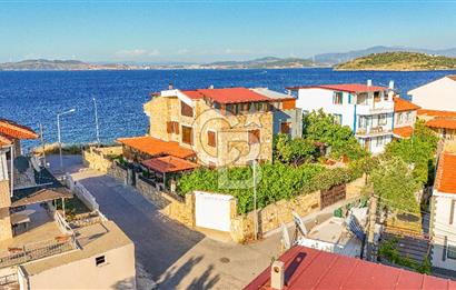 YENİFOÇA BURUNUCU'NDA DENİZ'E SIFIR EŞSİZ TAŞ VİLLA