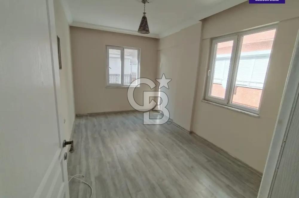 Efeler Okullar bölgesinde Satılık ara kat 3+1 Ayrı Mutfak Daire