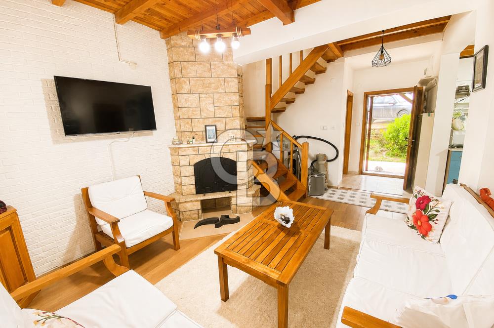KIŞIN ŞÖMİNE YAZIN VERANDA KEYFİ: ÖZEL KONUMLU 3+1 VİLLA