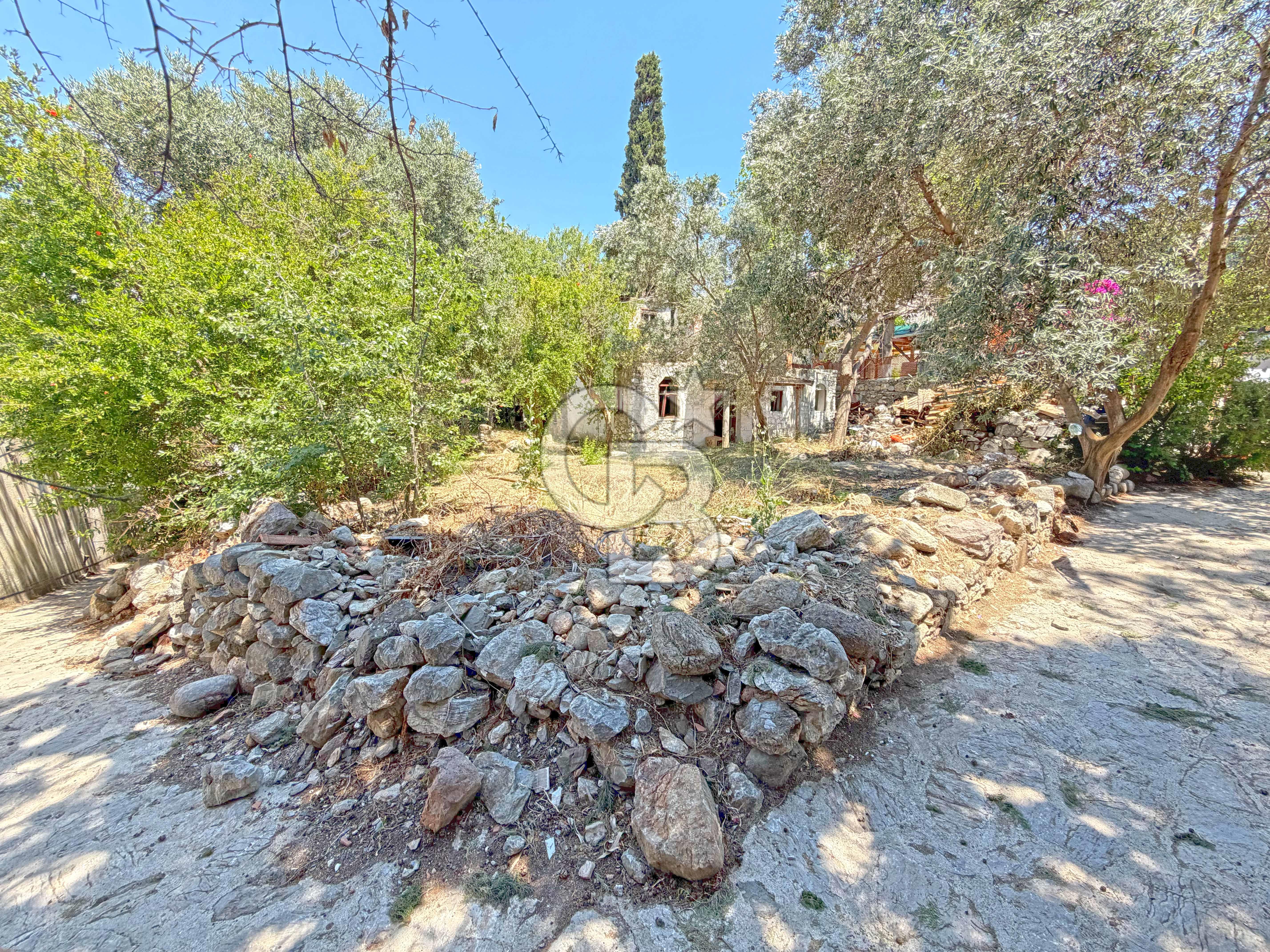 Eski Datça'nın Kalbinde Satılık İmarlı Arsa
