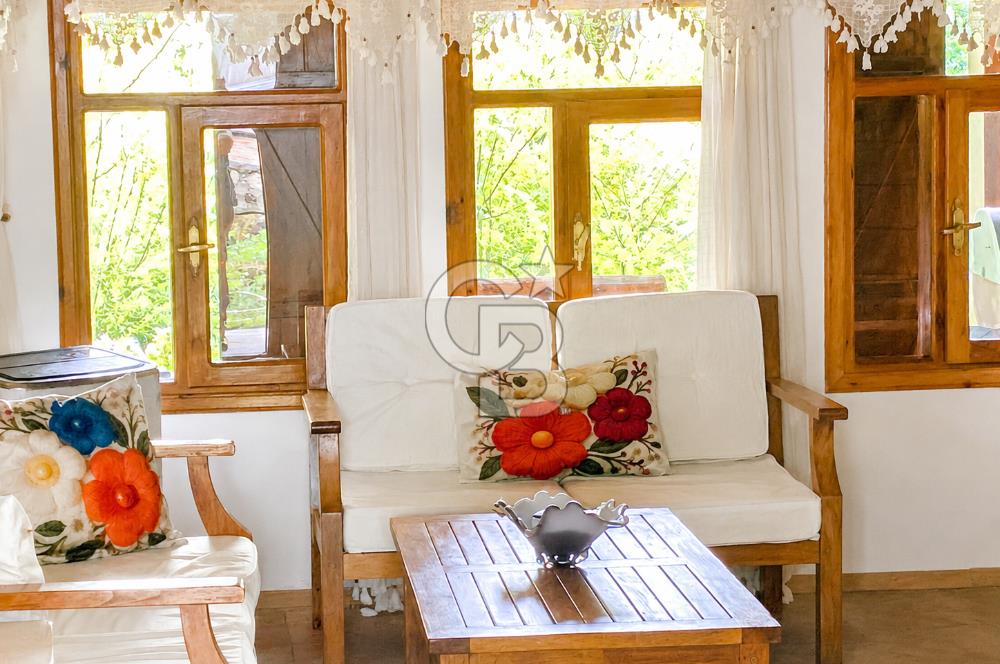 KIŞIN ŞÖMİNE YAZIN VERANDA KEYFİ: ÖZEL KONUMLU 3+1 VİLLA