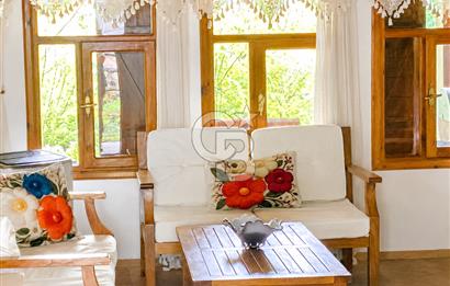 KIŞIN ŞÖMİNE YAZIN VERANDA KEYFİ: ÖZEL KONUMLU 3+1 VİLLA