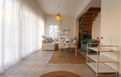 ÇEŞME ALAÇATI'DA HAVUZLU BUTİK SİTE İÇERİSİNDE 3+1 SATILIK VİLLA