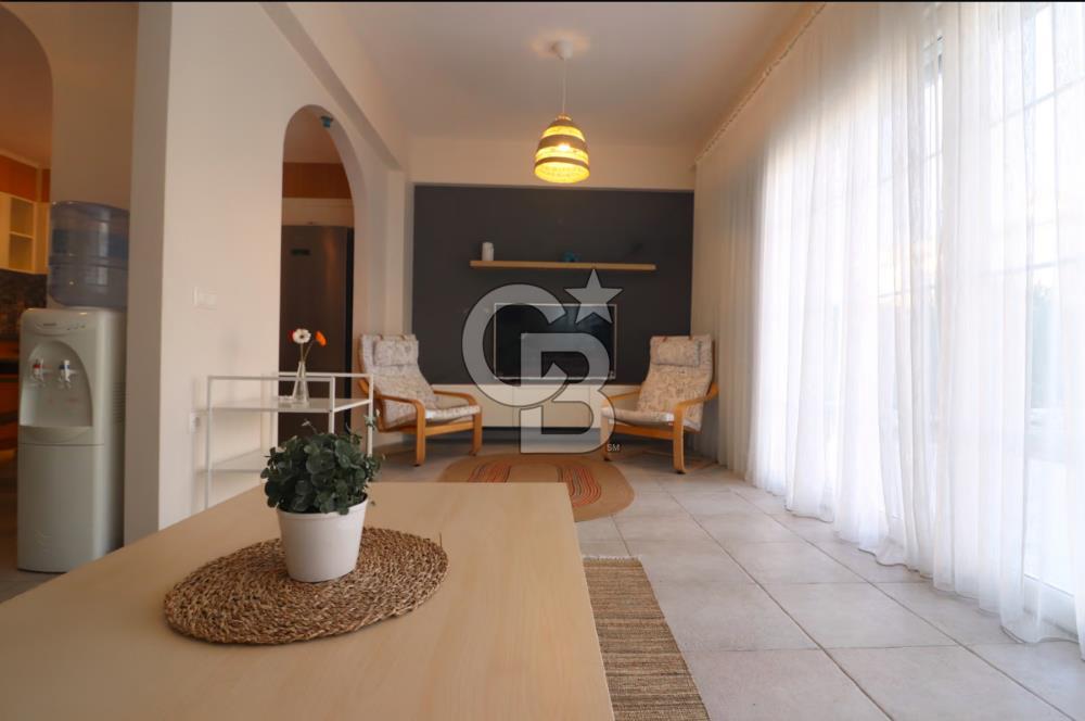ÇEŞME ALAÇATI'DA HAVUZLU BUTİK SİTE İÇERİSİNDE 3+1 SATILIK VİLLA