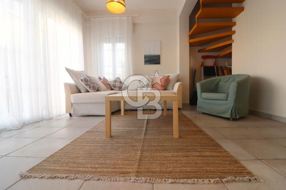 ÇEŞME ALAÇATI'DA HAVUZLU BUTİK SİTE İÇERİSİNDE 3+1 SATILIK VİLLA