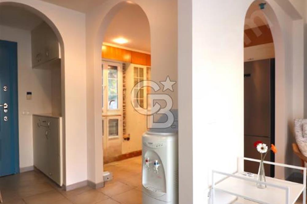ÇEŞME ALAÇATI'DA HAVUZLU BUTİK SİTE İÇERİSİNDE 3+1 SATILIK VİLLA