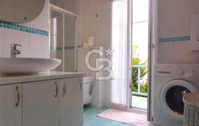 ÇEŞME ALAÇATI'DA HAVUZLU BUTİK SİTE İÇERİSİNDE 3+1 SATILIK VİLLA