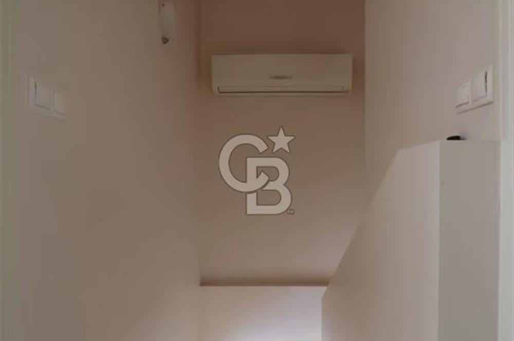 ÇEŞME ALAÇATI'DA HAVUZLU BUTİK SİTE İÇERİSİNDE 3+1 SATILIK VİLLA