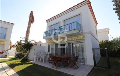 ÇEŞME ALAÇATI'DA HAVUZLU BUTİK SİTE İÇERİSİNDE 3+1 SATILIK VİLLA