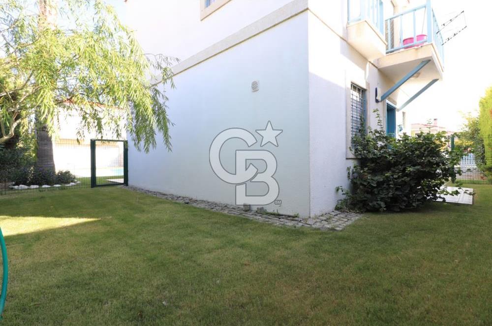 ÇEŞME ALAÇATI'DA HAVUZLU BUTİK SİTE İÇERİSİNDE 3+1 SATILIK VİLLA