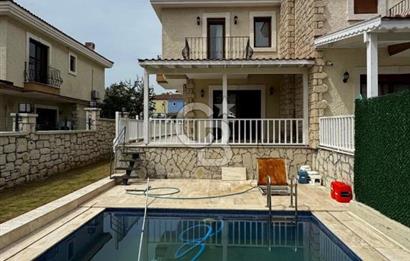 ALAÇATI MERKEZDE HAVUZLU 3+1 VİLLA