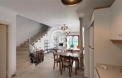 ALAÇATI MERKEZDE HAVUZLU 3+1 VİLLA