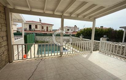 ALAÇATI MERKEZDE HAVUZLU 3+1 VİLLA