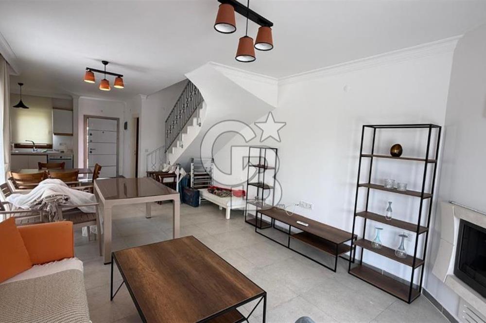 ALAÇATI MERKEZDE HAVUZLU 3+1 VİLLA