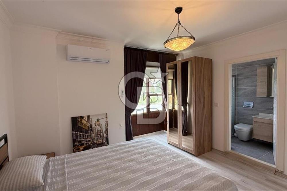 ALAÇATI MERKEZDE HAVUZLU 3+1 VİLLA