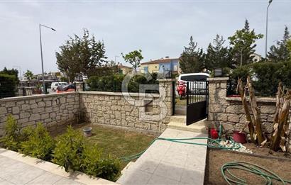 ALAÇATI MERKEZDE HAVUZLU 3+1 VİLLA