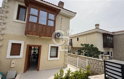 ALAÇATI MERKEZDE HAVUZLU 3+1 VİLLA