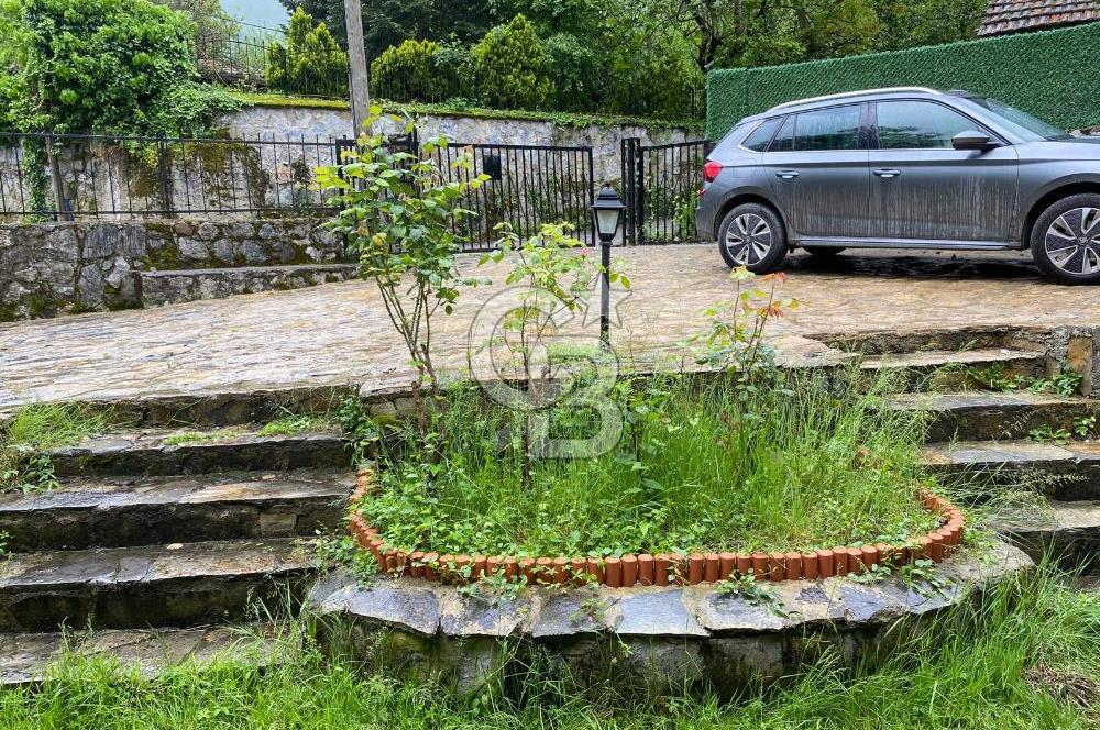 KIŞIN ŞÖMİNE YAZIN VERANDA KEYFİ: ÖZEL KONUMLU 3+1 VİLLA