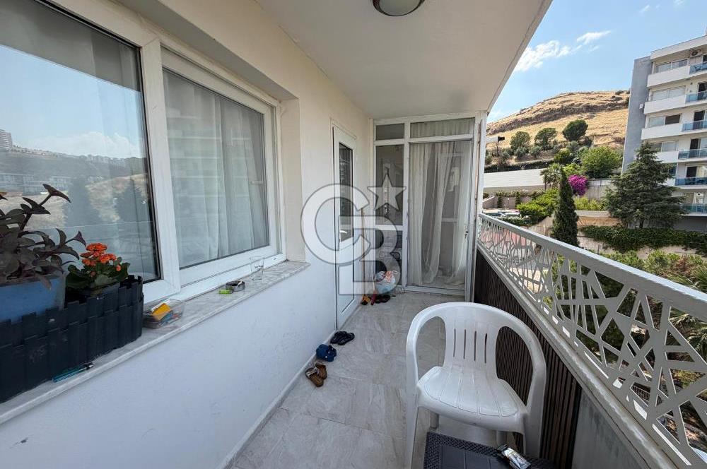 Karşıyaka Örnekköy'de Full Tadilatlı Arakat Satılık Daire