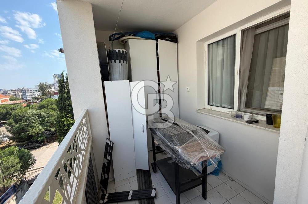 Karşıyaka Örnekköy'de Full Tadilatlı Arakat Satılık Daire
