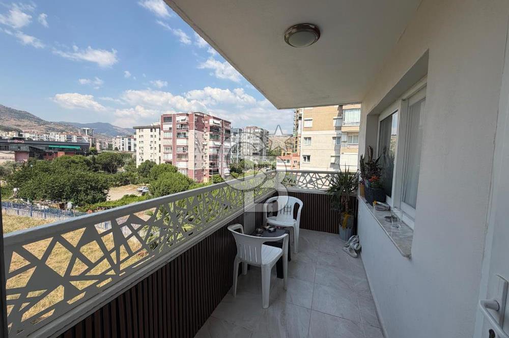 Karşıyaka Örnekköy'de Full Tadilatlı Arakat Satılık Daire