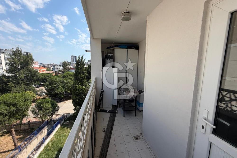 Karşıyaka Örnekköy'de Full Tadilatlı Arakat Satılık Daire