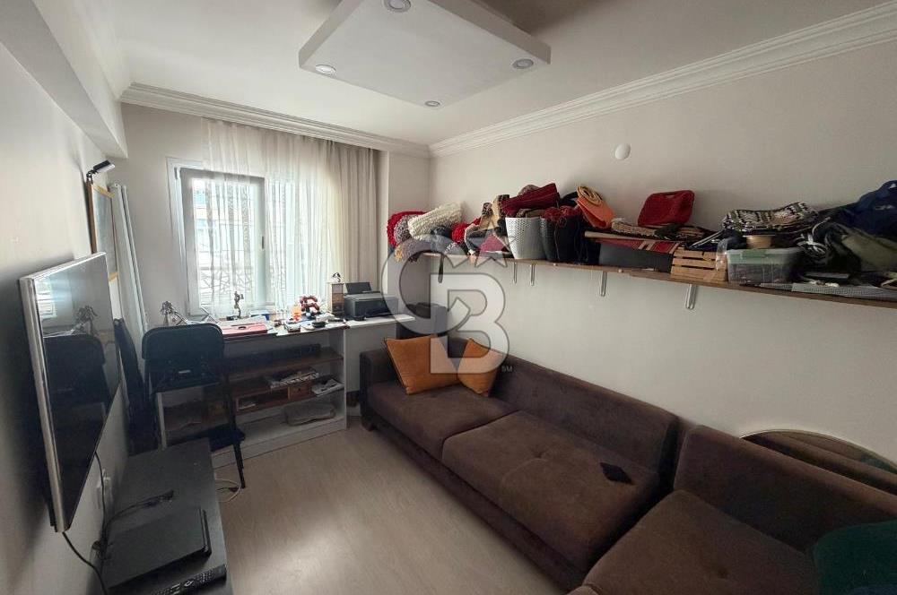 Karşıyaka Örnekköy'de Full Tadilatlı Arakat Satılık Daire