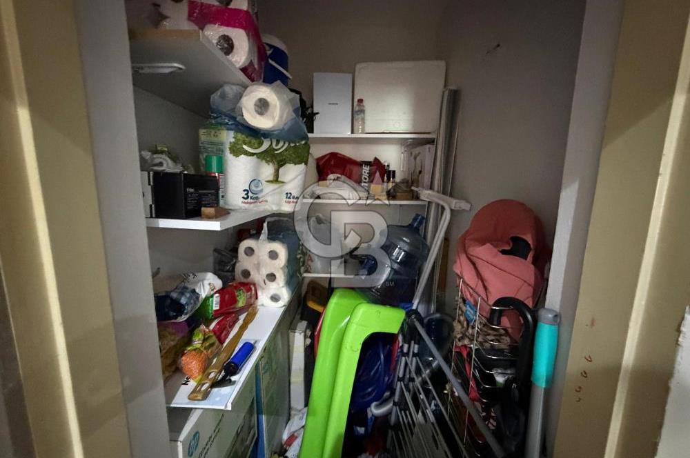 Karşıyaka Örnekköy'de Full Tadilatlı Arakat Satılık Daire