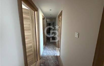Karşıyaka Örnekköy'de Full Tadilatlı Arakat Satılık Daire