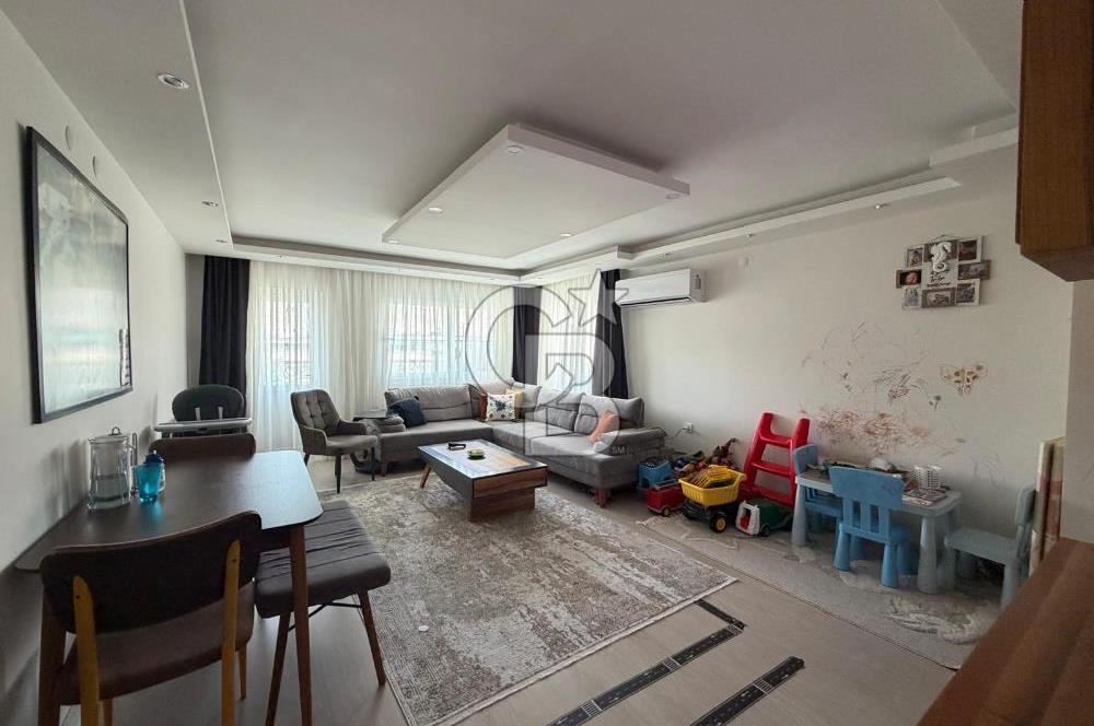 Karşıyaka Örnekköy'de Full Tadilatlı Arakat Satılık Daire