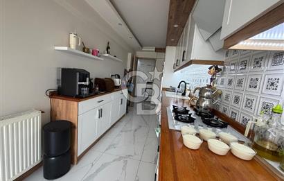 Karşıyaka Örnekköy'de Full Tadilatlı Arakat Satılık Daire