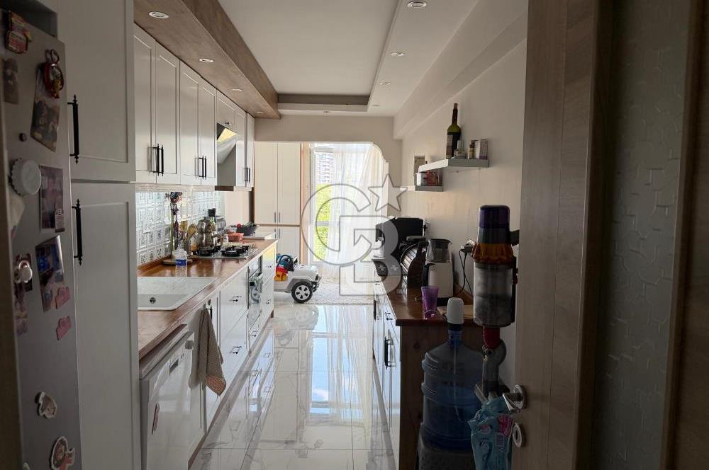 Karşıyaka Örnekköy'de Full Tadilatlı Arakat Satılık Daire