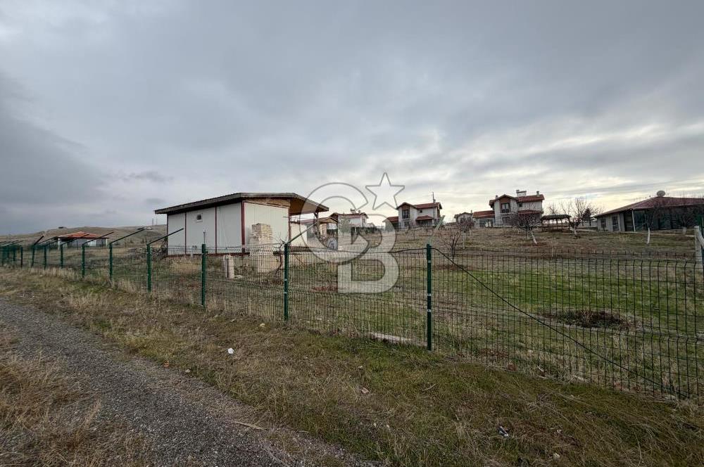 GÖLBAŞI YAĞLIPINAR DA 750 m² GÖL MANZARALI İMARLI ARSA